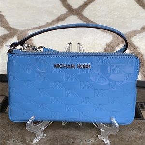 MICHAEL KORS JET SET ITEM LG GUSSET WRISTLET